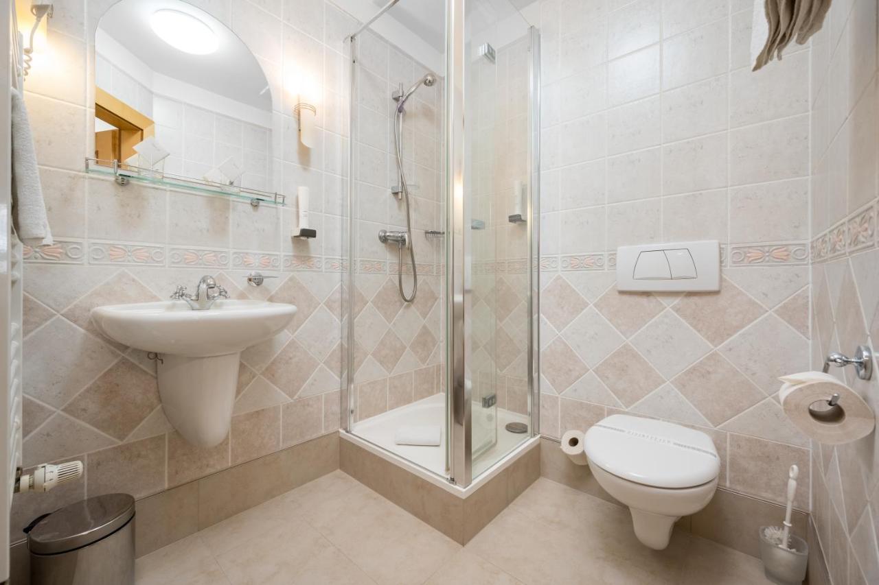Hotel Zlaty Lev Jablonec nad Nisou Ngoại thất bức ảnh