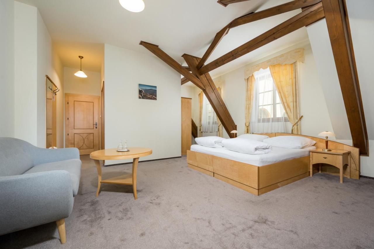 Hotel Zlaty Lev Jablonec nad Nisou Ngoại thất bức ảnh