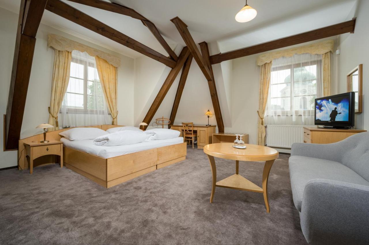 Hotel Zlaty Lev Jablonec nad Nisou Ngoại thất bức ảnh