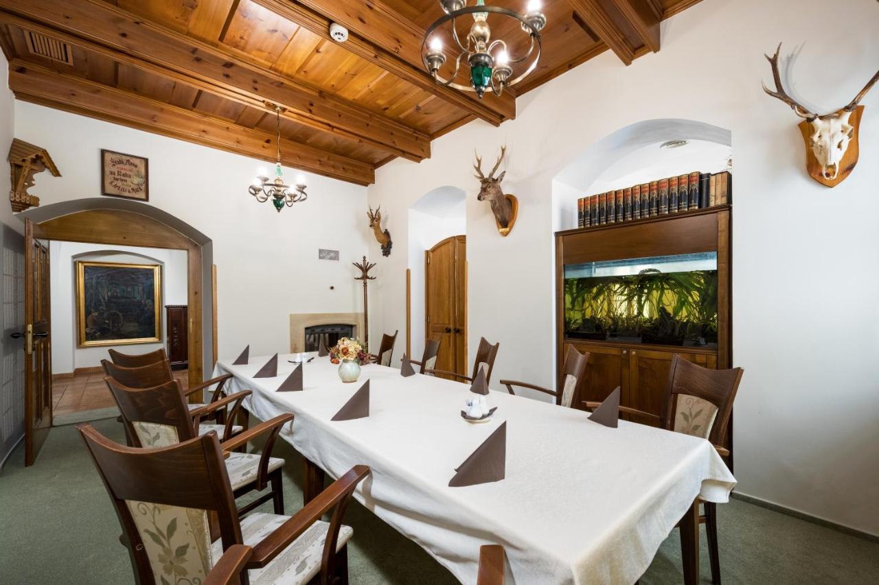 Hotel Zlaty Lev Jablonec nad Nisou Ngoại thất bức ảnh