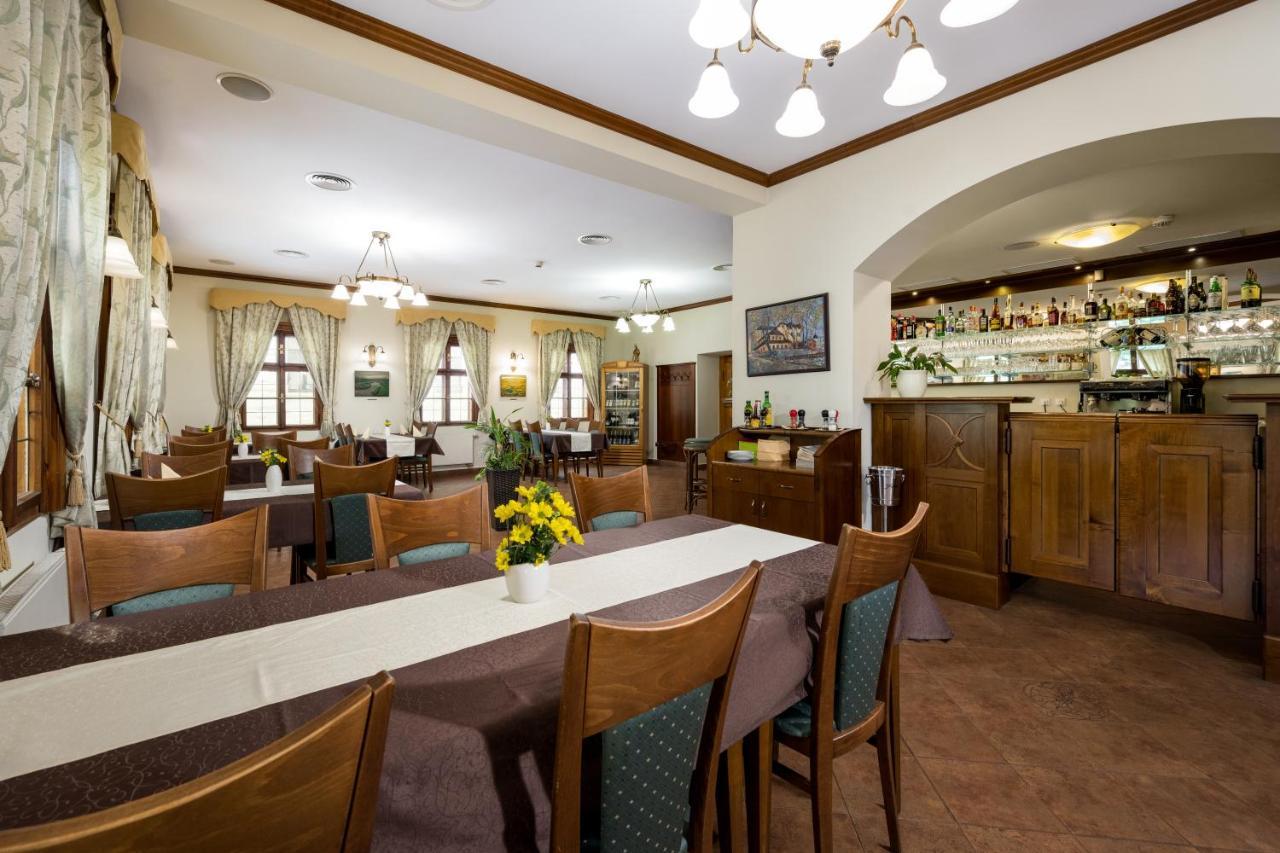 Hotel Zlaty Lev Jablonec nad Nisou Ngoại thất bức ảnh